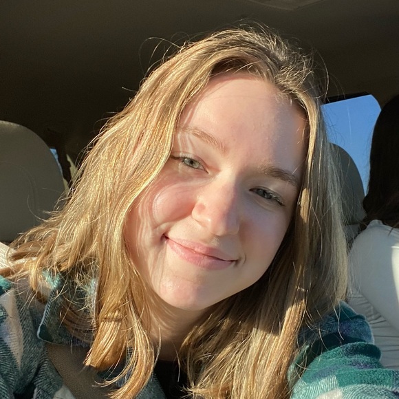 Meet your Posher, Julia - Picture 1 of 1